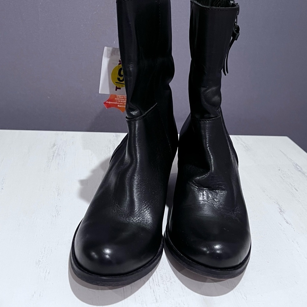 NWT. Cumbia Black Chunky Heeled Leather Boots - Picture 2 of 10